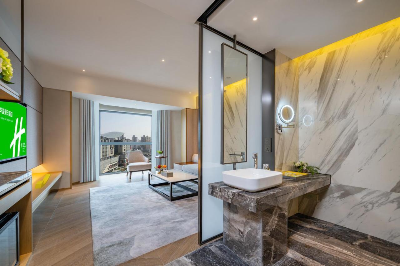 Holiday Inn Shanghai Huaxia By Ihg - Overlooking City Scenery At Sky View Restaurant Exterior foto